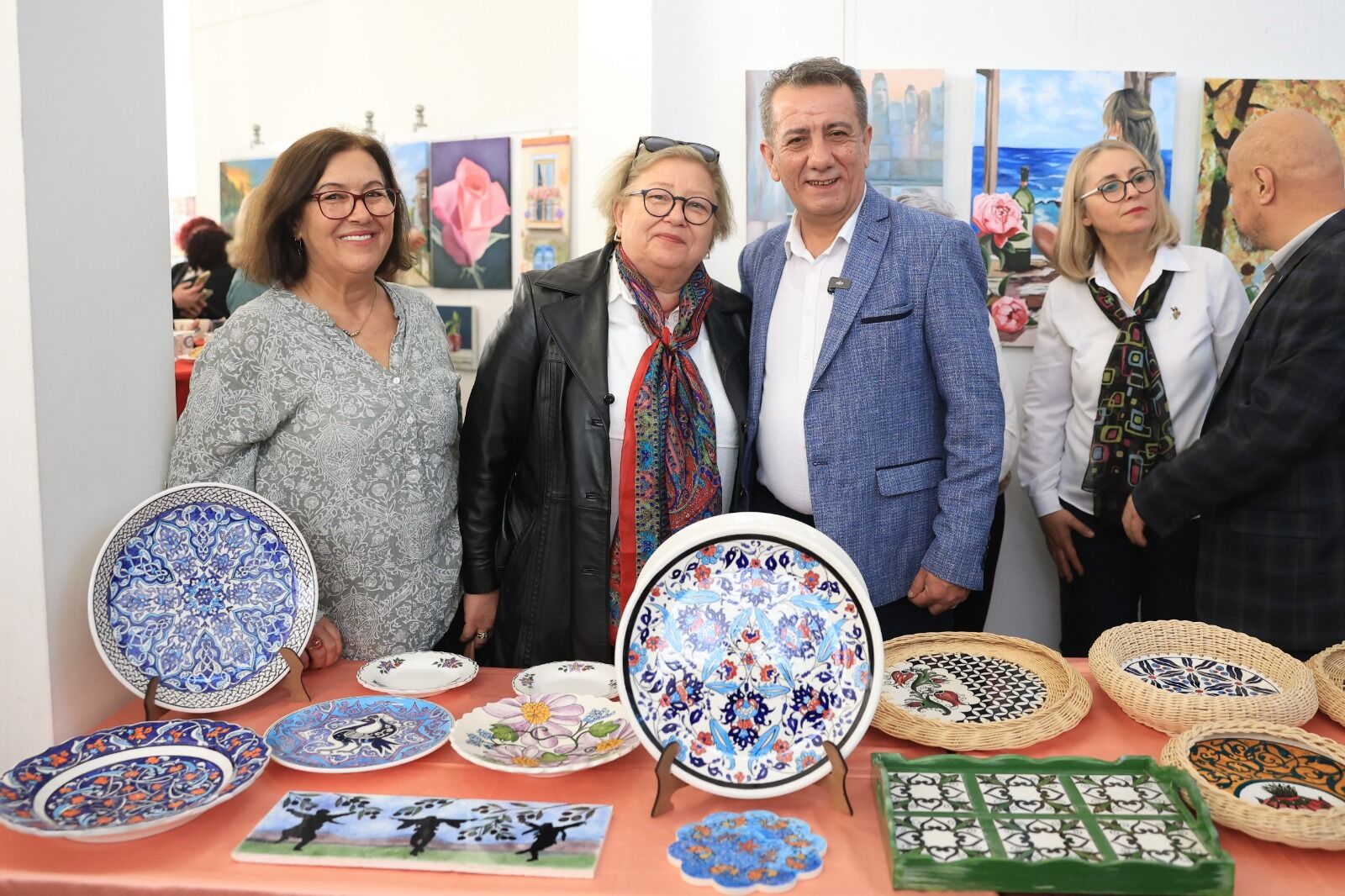 Baskan Anil Yetiskin Efelerin Sanat Sergisini Acti Kadinlarin Eserleri Buyuk Begeni Topladi 650124 92555173A6Ca0Ade2569A1A8B36857Ba