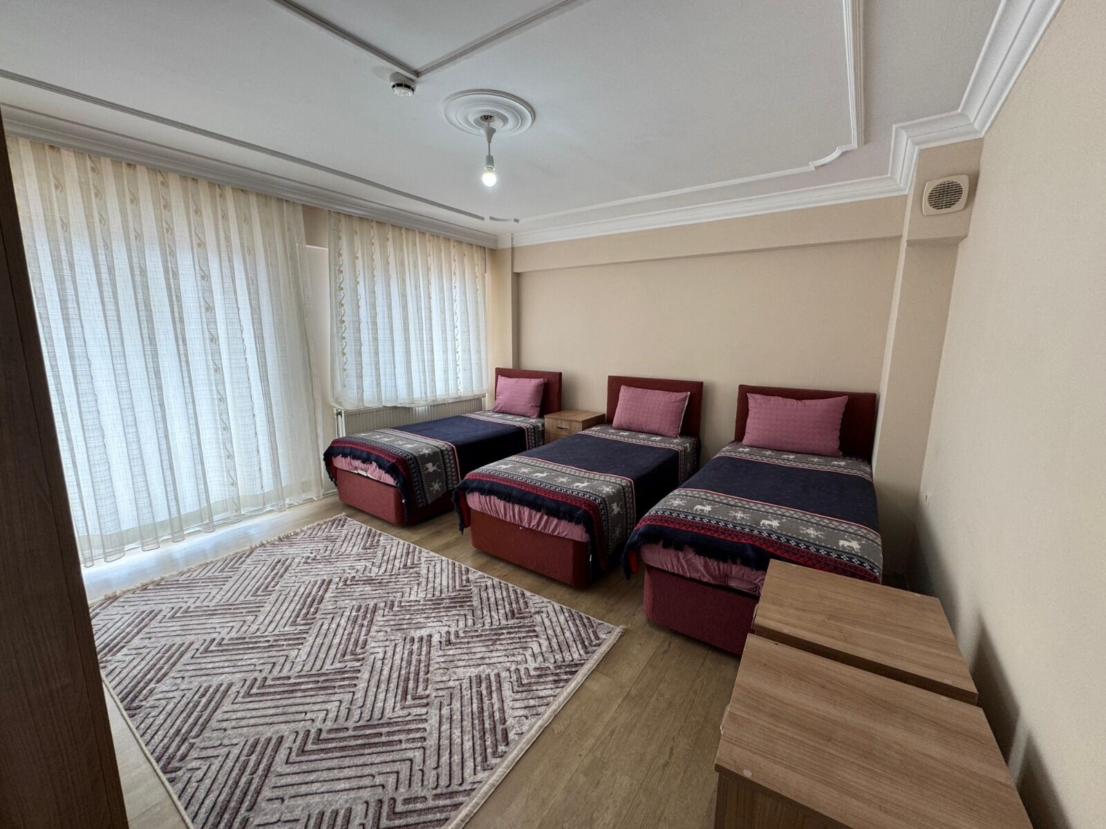 Baskan Anil Yetiskinin Sosyal Projesi Takdir Topluyor 1 Yilda Bini Askin Kadina Yuva Oldu 651337 815Ad612F47Fb056379A5E5Efa40C701