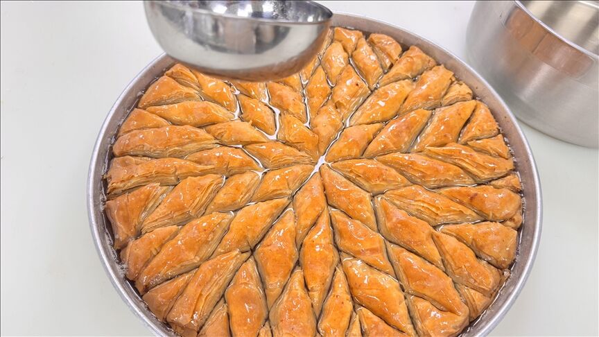 Bayrama Özel Ev Baklavası Nasıl Yapılır