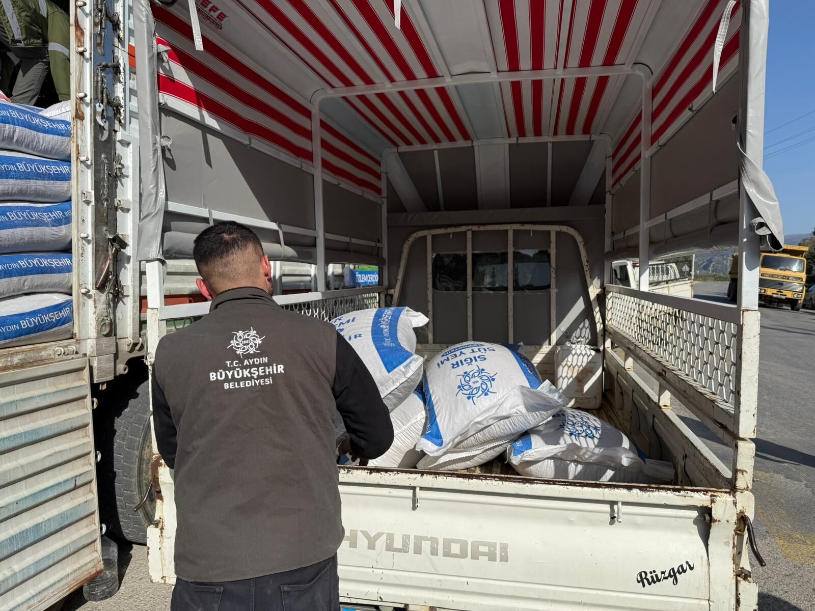 Çerçioğlu’nun destekleri Sultanhisar’da üreticilerle buluştu