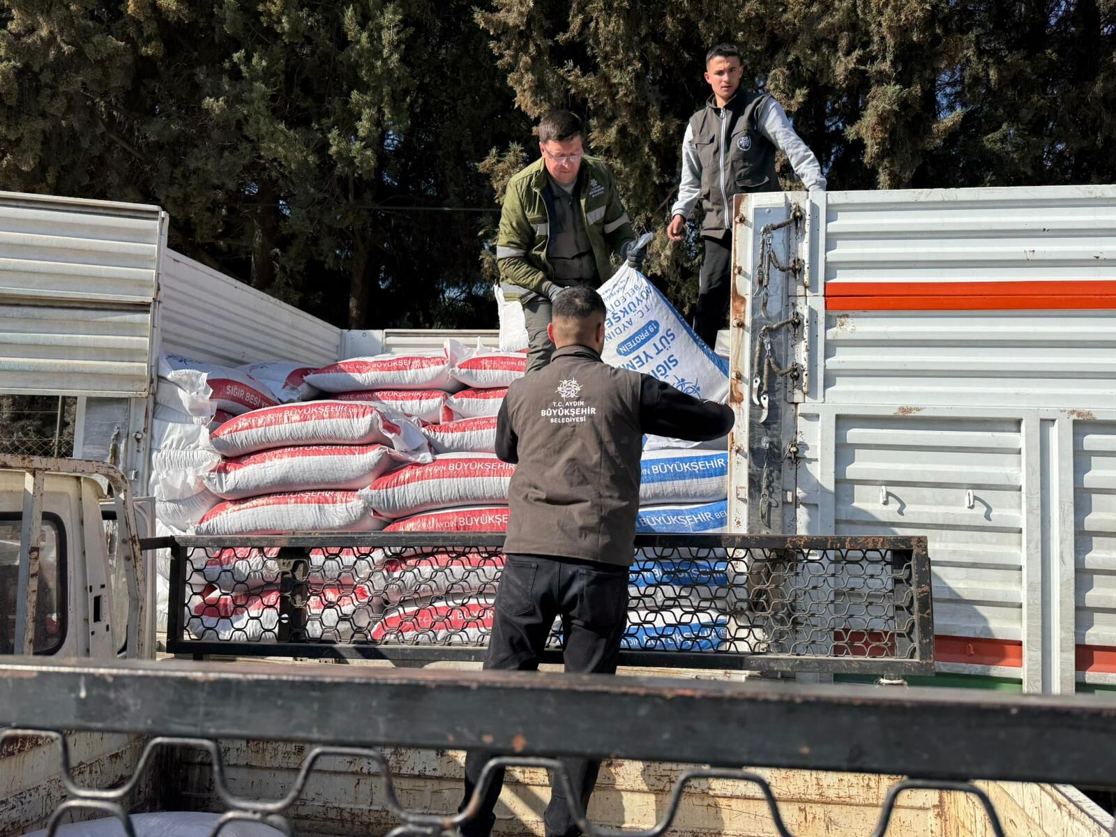 Çerçioğlu’nun destekleri Sultanhisar’da üreticilerle buluştu