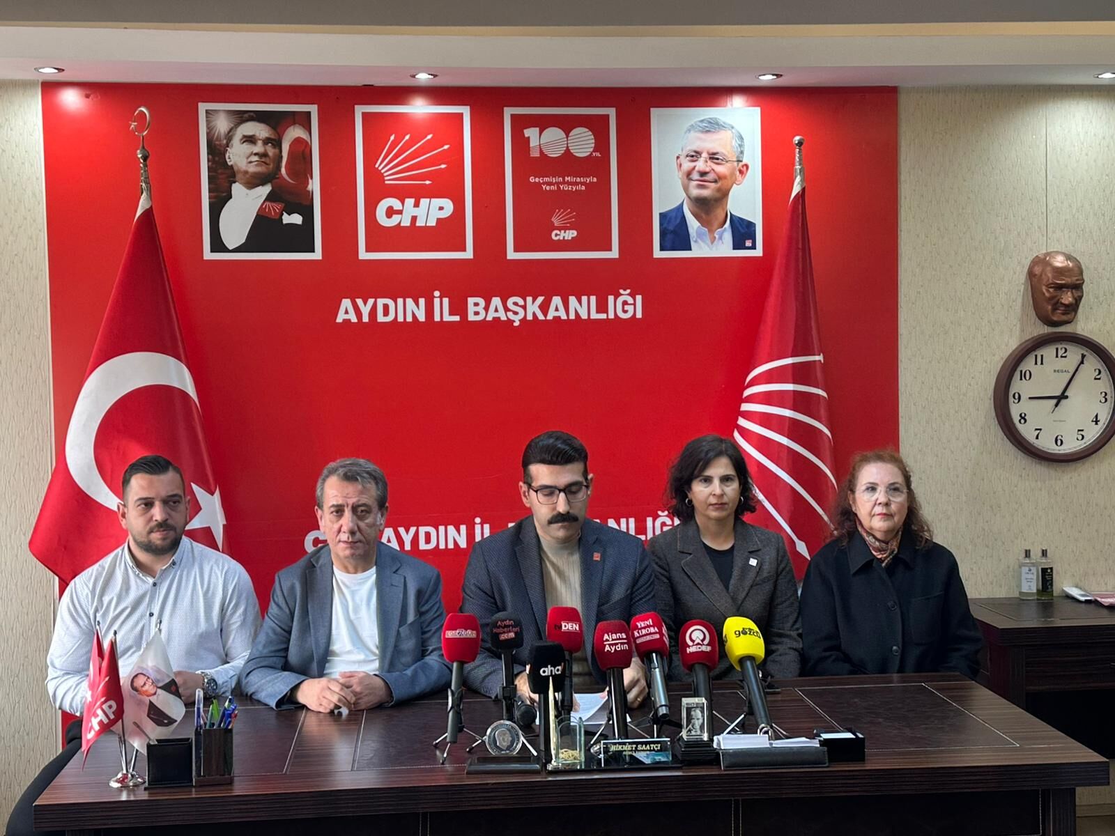 CHP Aydın basın açıklaması düzenledi: “Muhalefeti yok etme kumpası sebebiyle bugün cezaevlerindedir”