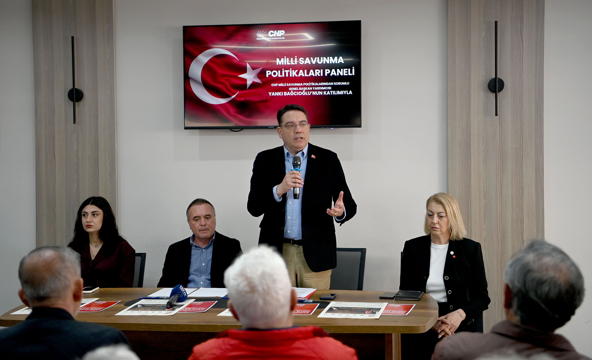 Chpden Kusadasinda Milli Savunma Politikalari Paneli Turkiyenin Askeri Gucu Ve Bolgesel Riskler Masaya Yatirildi 646373 244Fe63437Ed3Bb358C993Fb1328Cd69