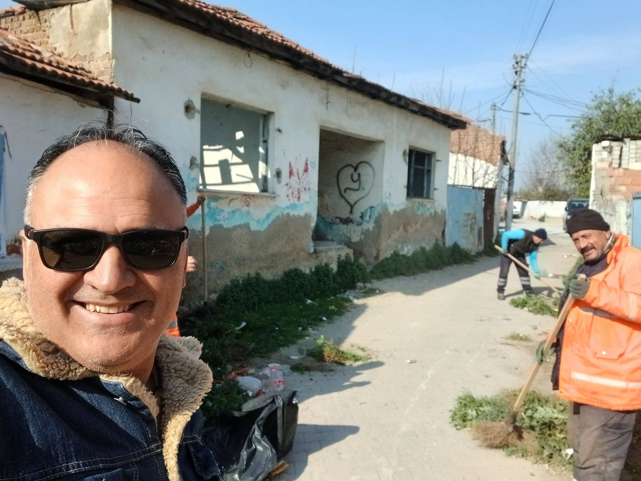 Efelerde Bayram Oncesi Ekipler Seferber Oldu Muhtardan Baskan Yetiskine Ozel Tesekkur 648478 5C4E9Af715D6E8Eac2014Fd240A187E3