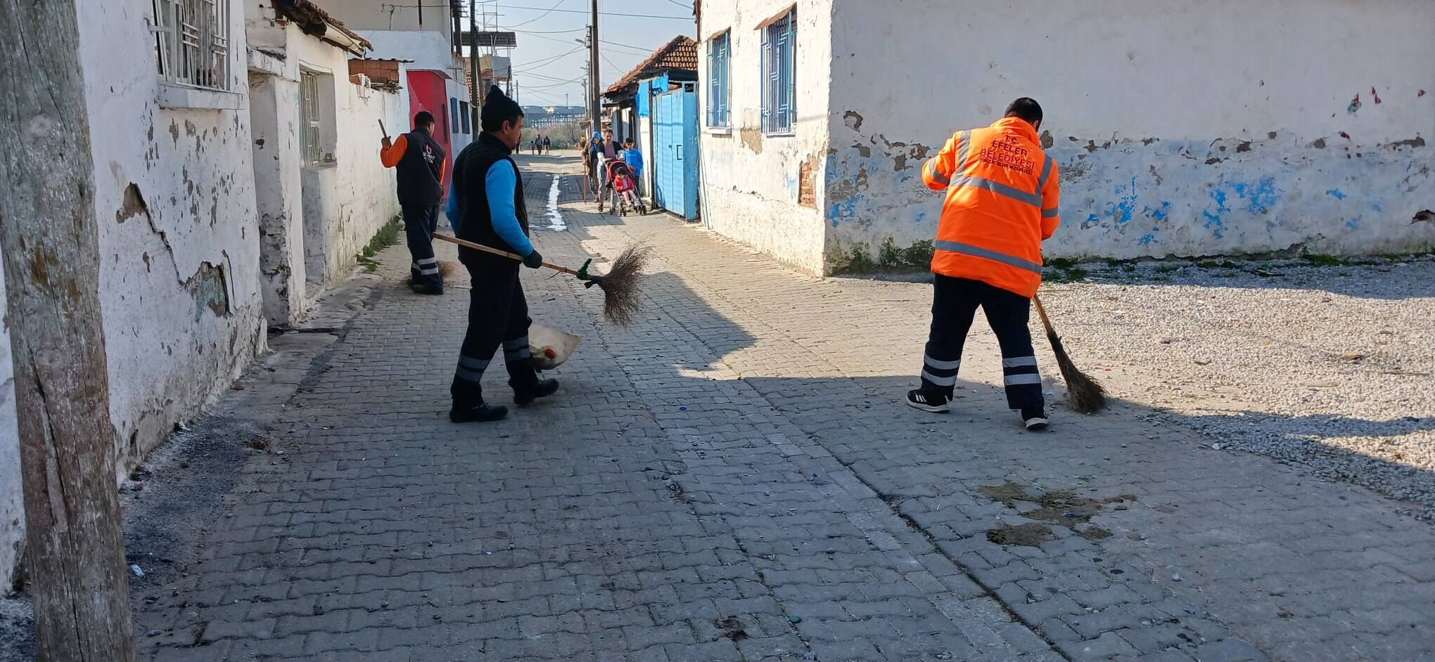Efelerde Bayram Oncesi Ekipler Seferber Oldu Muhtardan Baskan Yetiskine Ozel Tesekkur 648478 A17Ea474A7E876C18403Ffff6Db03F66