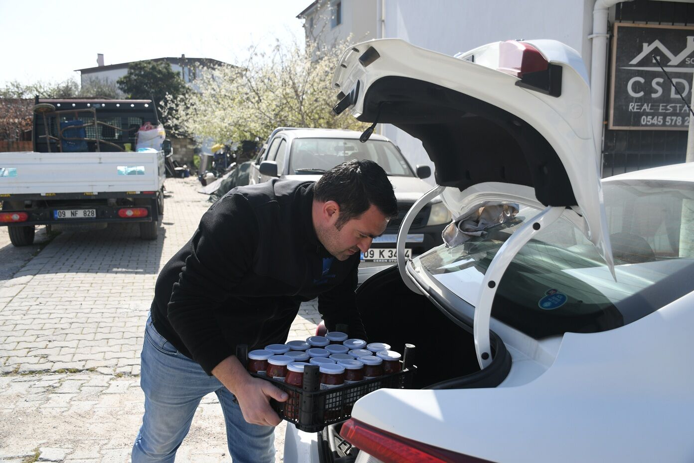 Gunelin Yerel Uretim Vizyonu Kusadali Kadinlarin El Emegi Ada Market Raflarinda Degerleniyor 644788 Fac015492F884968585322641F53315E