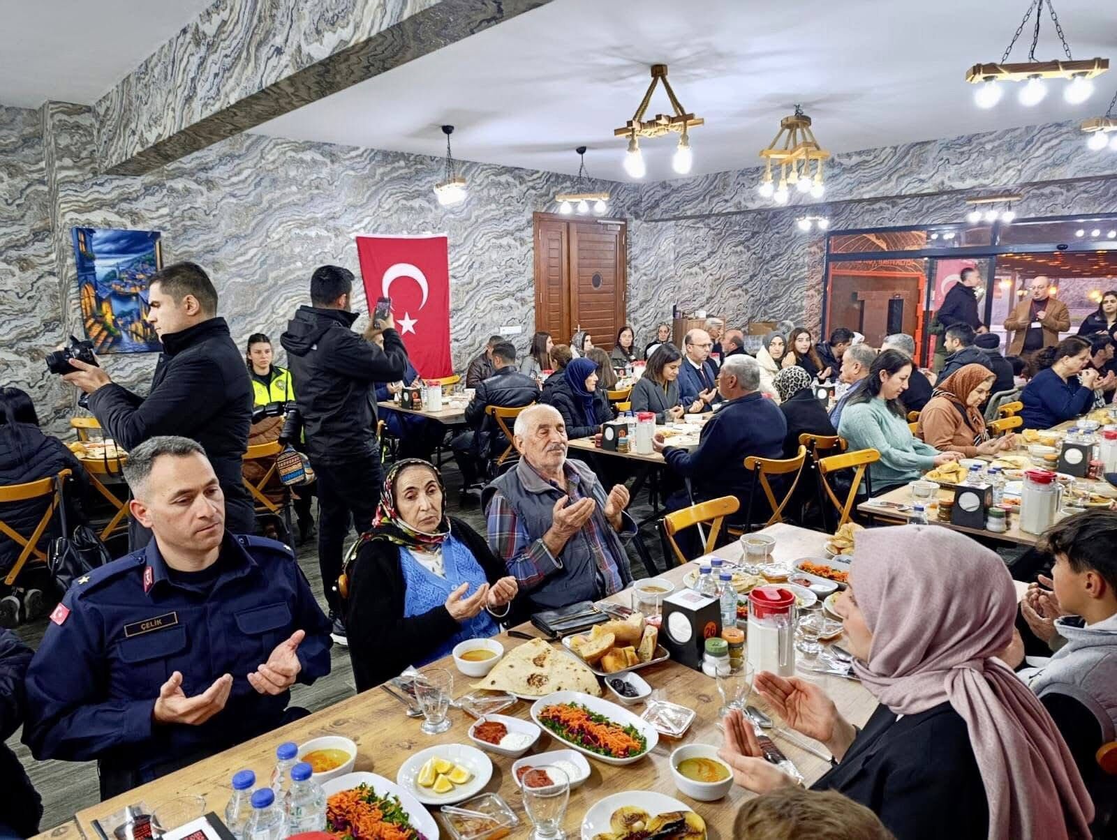 Şehit aileleri İncirliova’da aynı sofrada buluştu