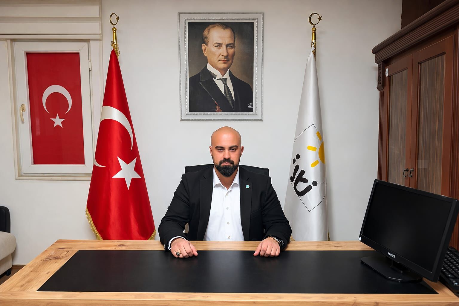 İYİ Parti Didim’in yeni başkanı mazbatasını aldı
