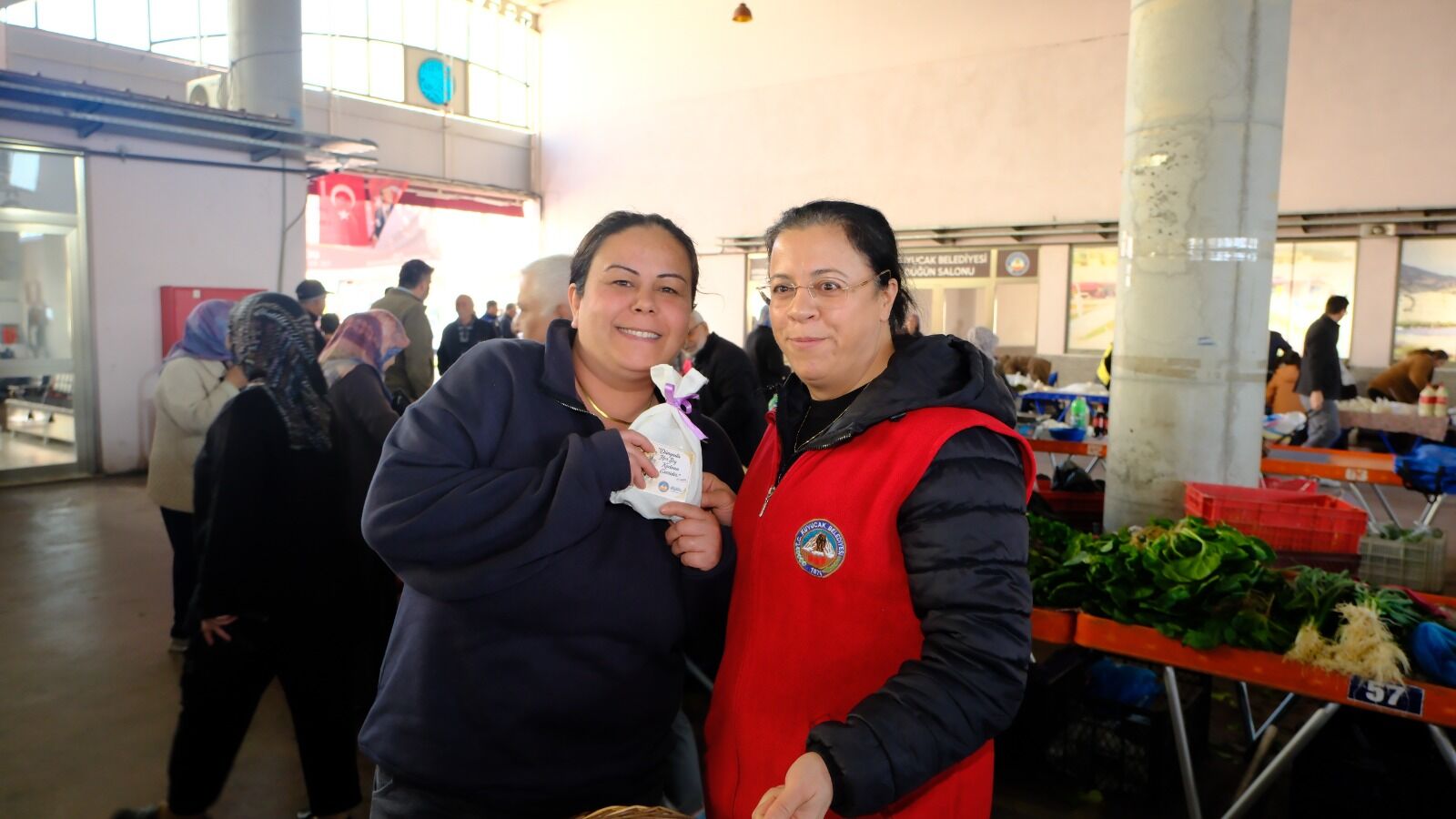 Kuyucak Belediyesinden Kadinlara 8 Mart Surprizi 645126 93439De7C9715D3022B140C19Ba4D42F-1