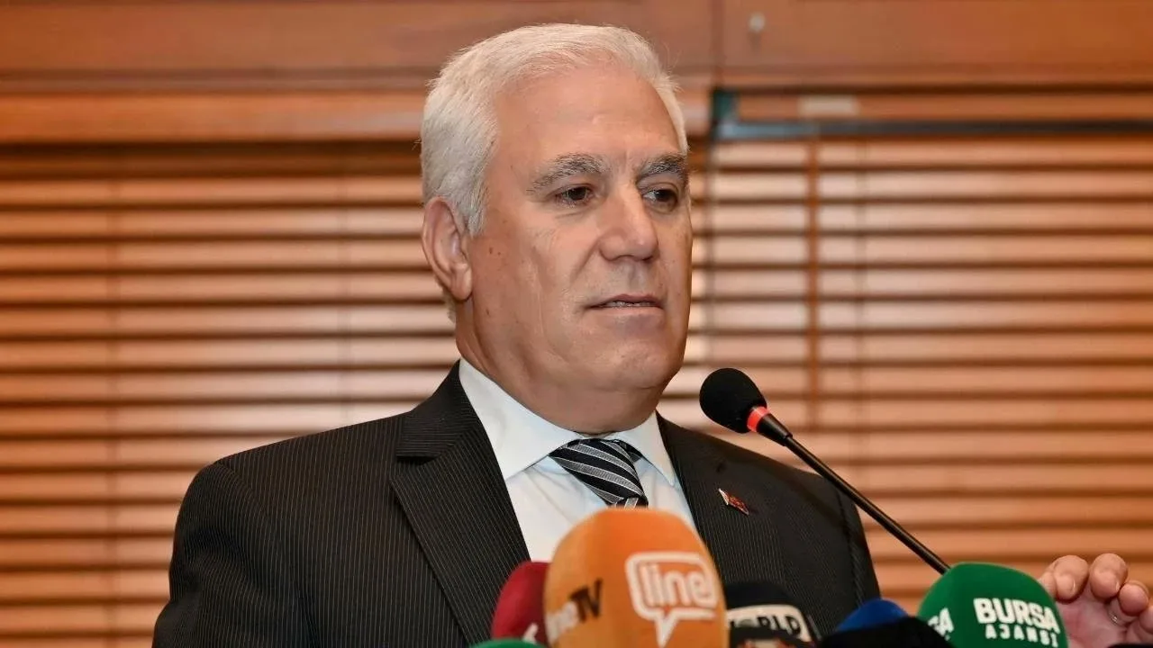 Mustafa Bozbey Kimdir