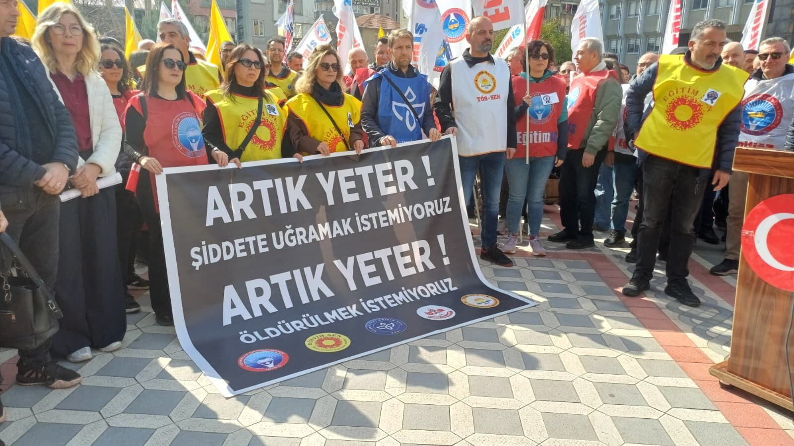 Nazillide Egitimciler Siddete Karsi Ses Yukseltti Guvenlik Aciginin Bedelini Canimizla Mi Odeyecegiz 643920 F43B86C5816Ece1D26Fa0Ba35Aeec88B