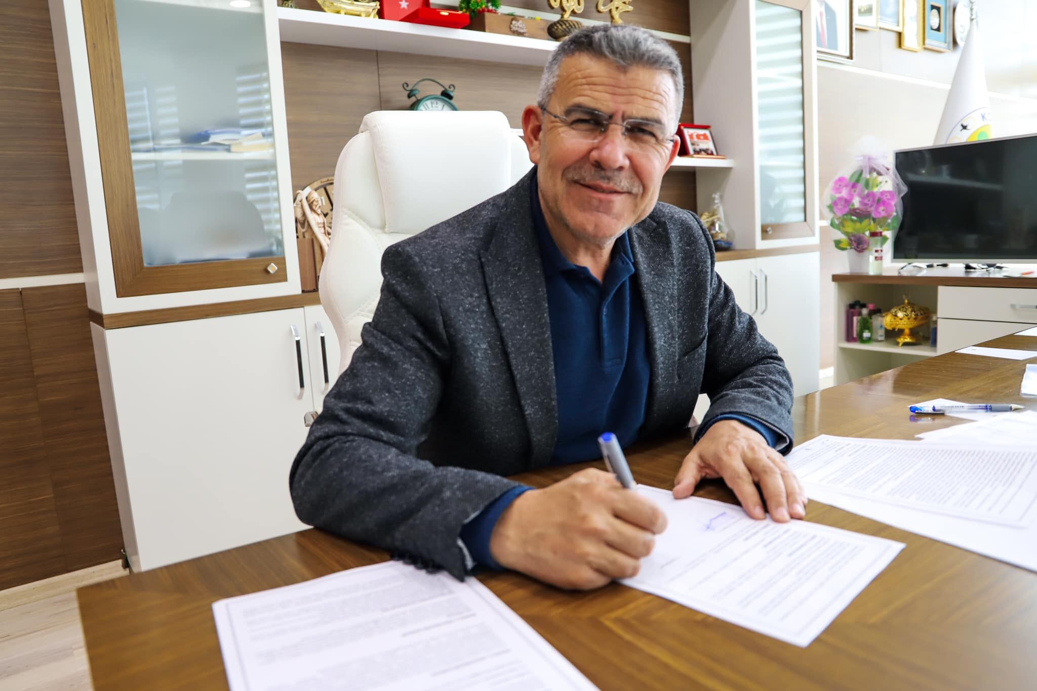 Nuri Güler Köşk’ün imar planını eline yüzüne bulaştırdı