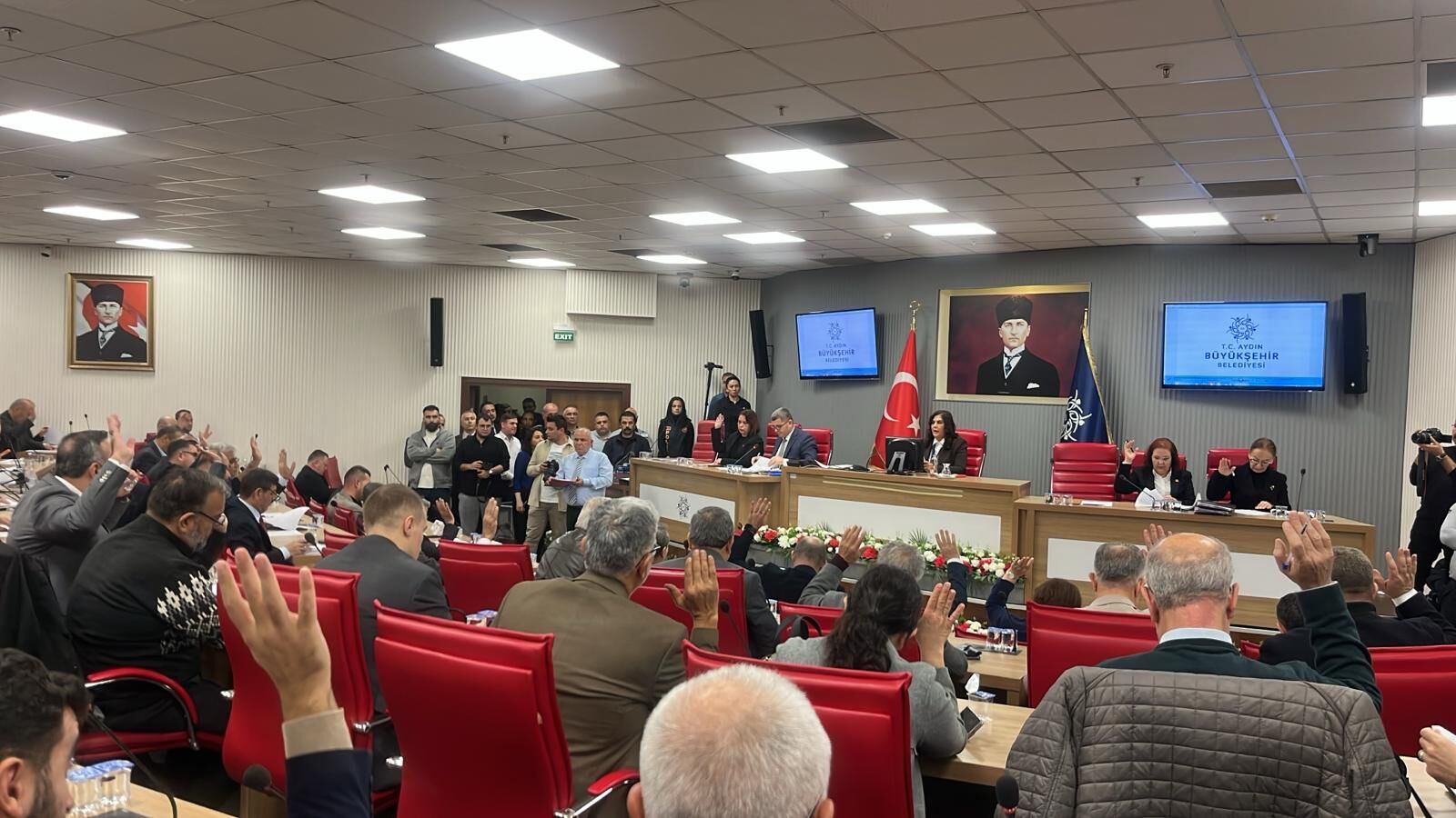 Nuri Güler Köşk’ün imar planını eline yüzüne bulaştırdı