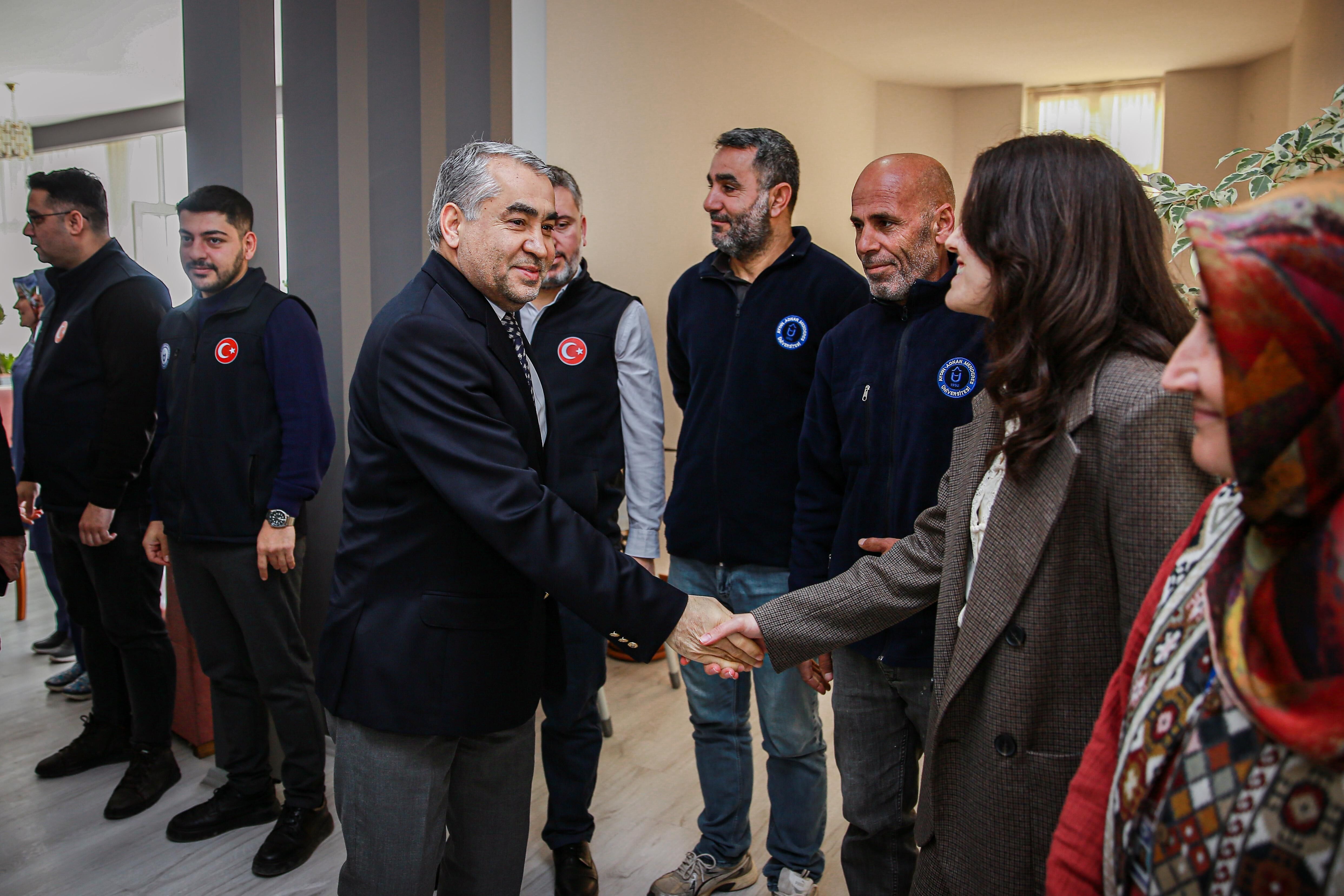 Rektör Kent’ten personele 6 bin liralık destek