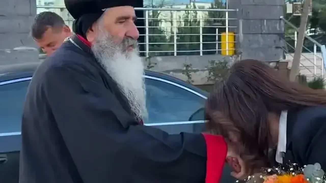 Türkan Kayır Kimdir