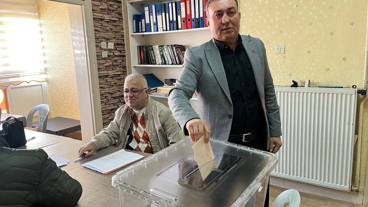 Nazilli Saadet Partisi’nde bayrak değişimi: Sağat görevi Kırca’dan devraldı