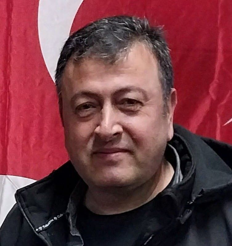 Kalp krizi geçirip kaza yapan öğretmen kurtarılamadı