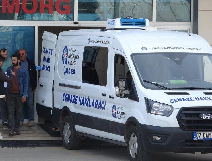 Ailesini yok eden polis hakkında 3 kez ağırlaştırılmış müebbet istendi