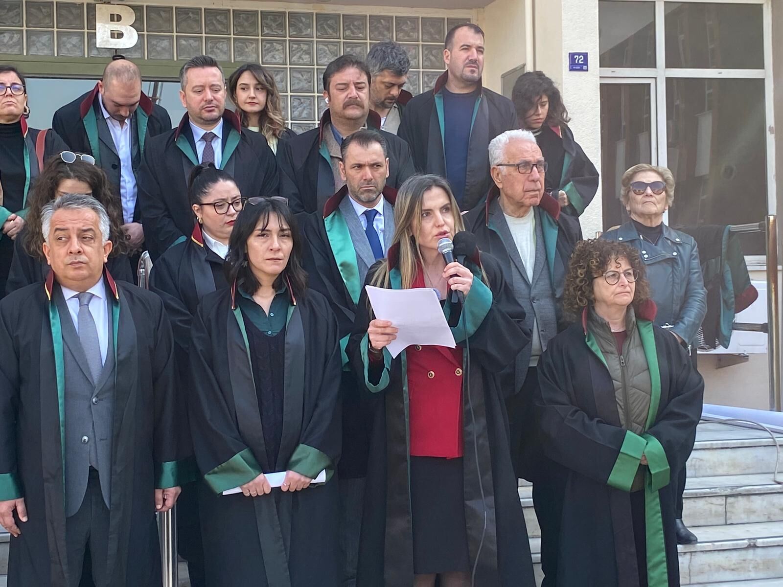 Aydınlı avukatlardan kadın cinayetlerine karşı tepki! “Kadınlar güvenlik tehdit altında yaşıyor”