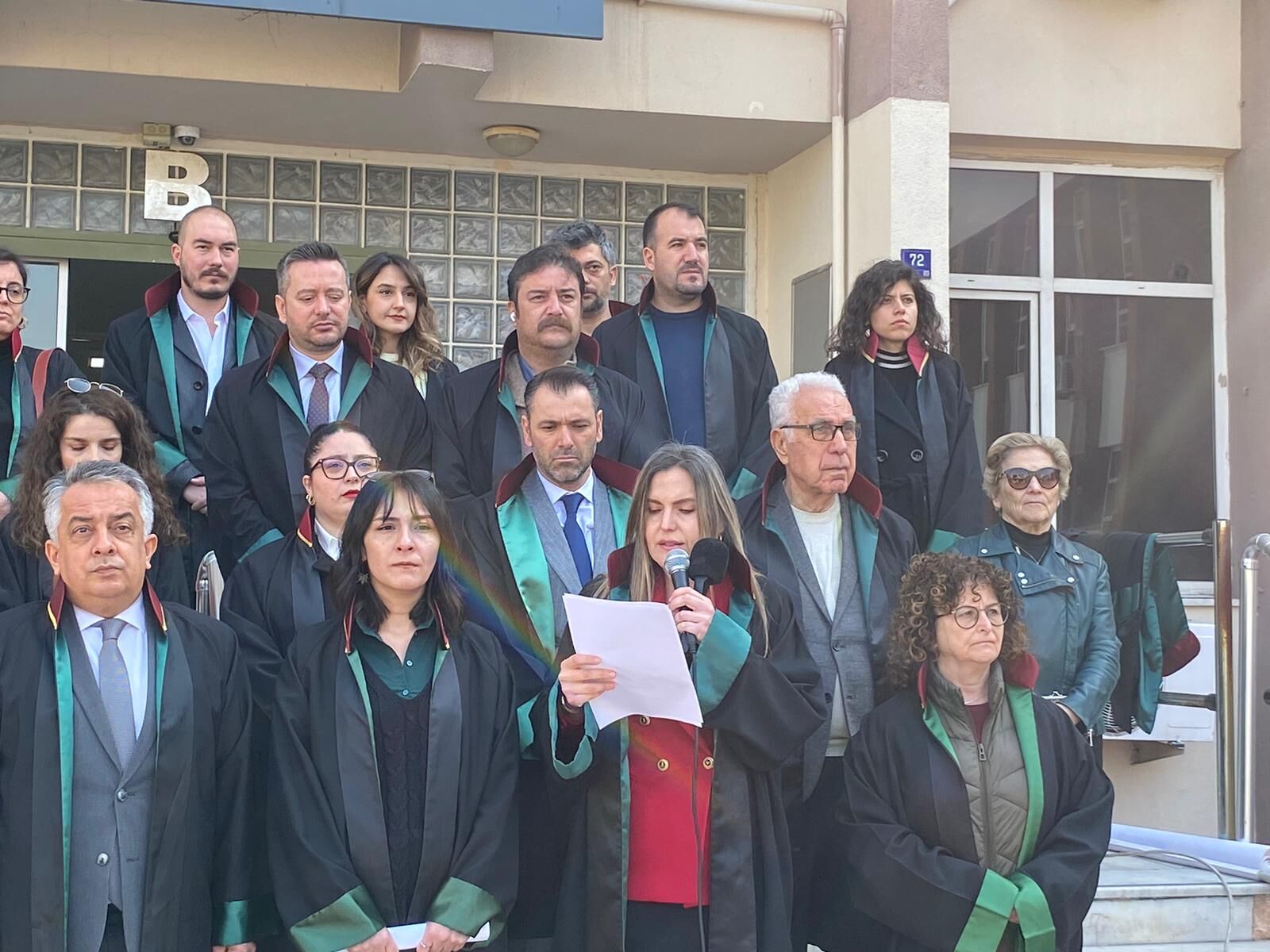 Aydınlı avukatlardan kadın cinayetlerine karşı tepki! “Kadınlar güvenlik tehdit altında yaşıyor”