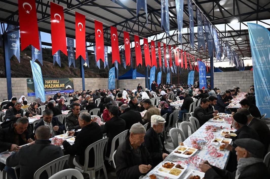 Başkan Çerçioğlu Yenipazar’da vatandaşla iftarda buluştu