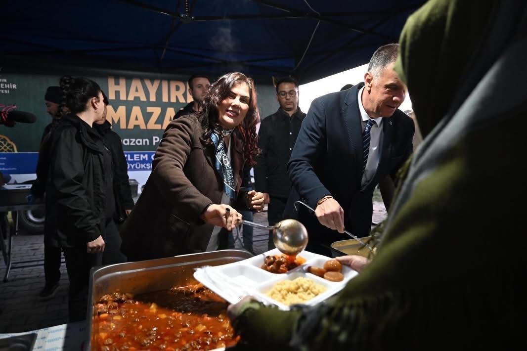 Başkan Çerçioğlu Yenipazar’da vatandaşla iftarda buluştu
