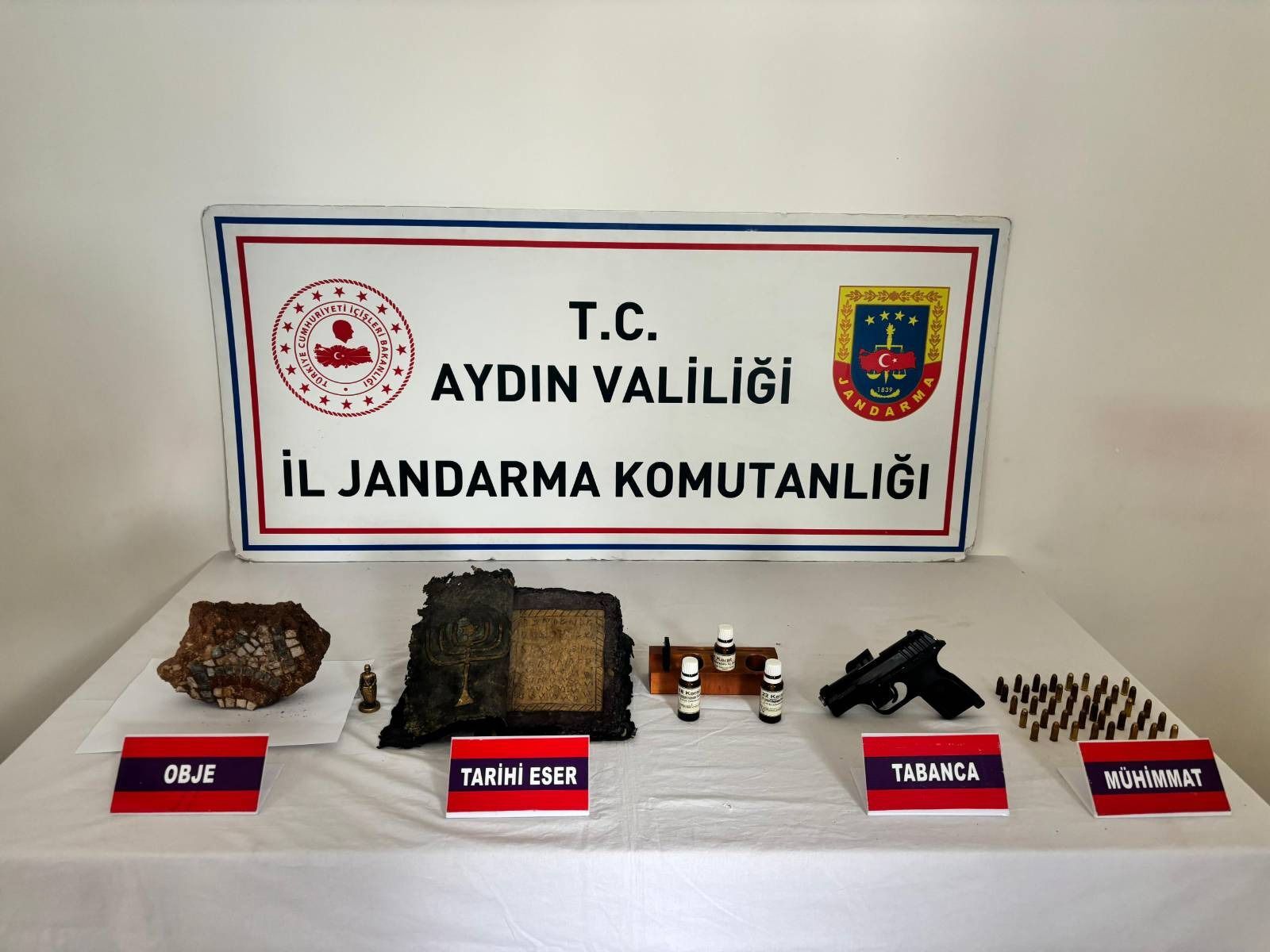 Aydın’da tarihi eser operasyonu! Bizans Dönemi’ne ait tılsım kitabı ele geçirildi