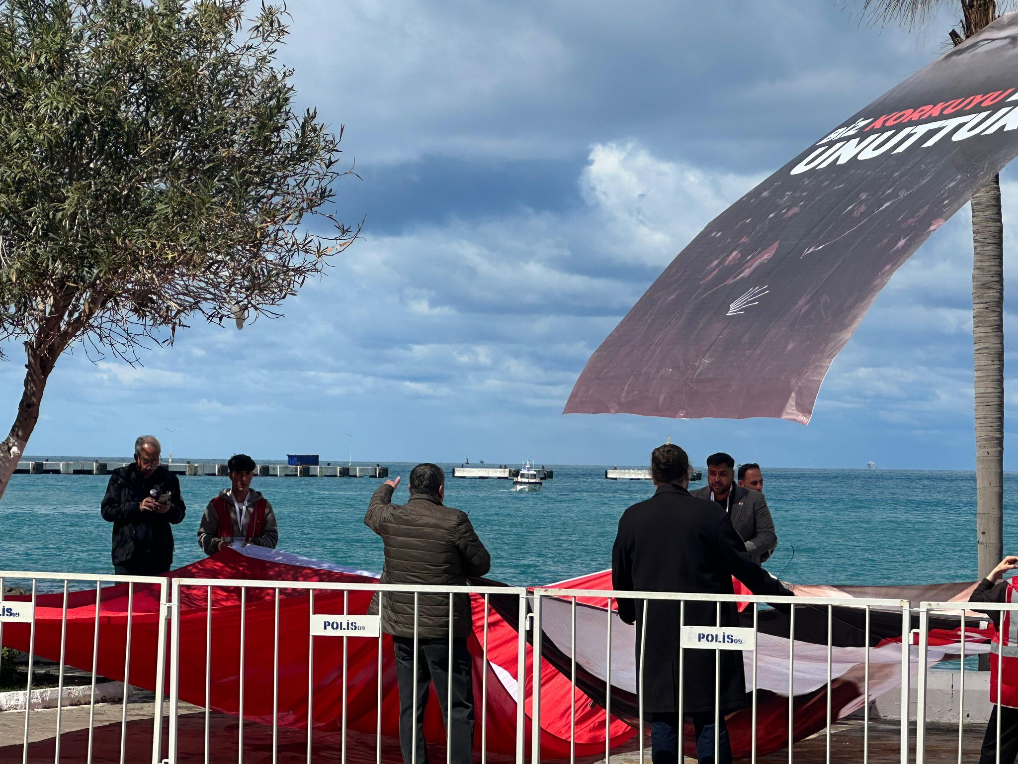 Kuşadası’nda miting öncesi hazırlıklar devam ediyor: Ekipler teyakkuzda