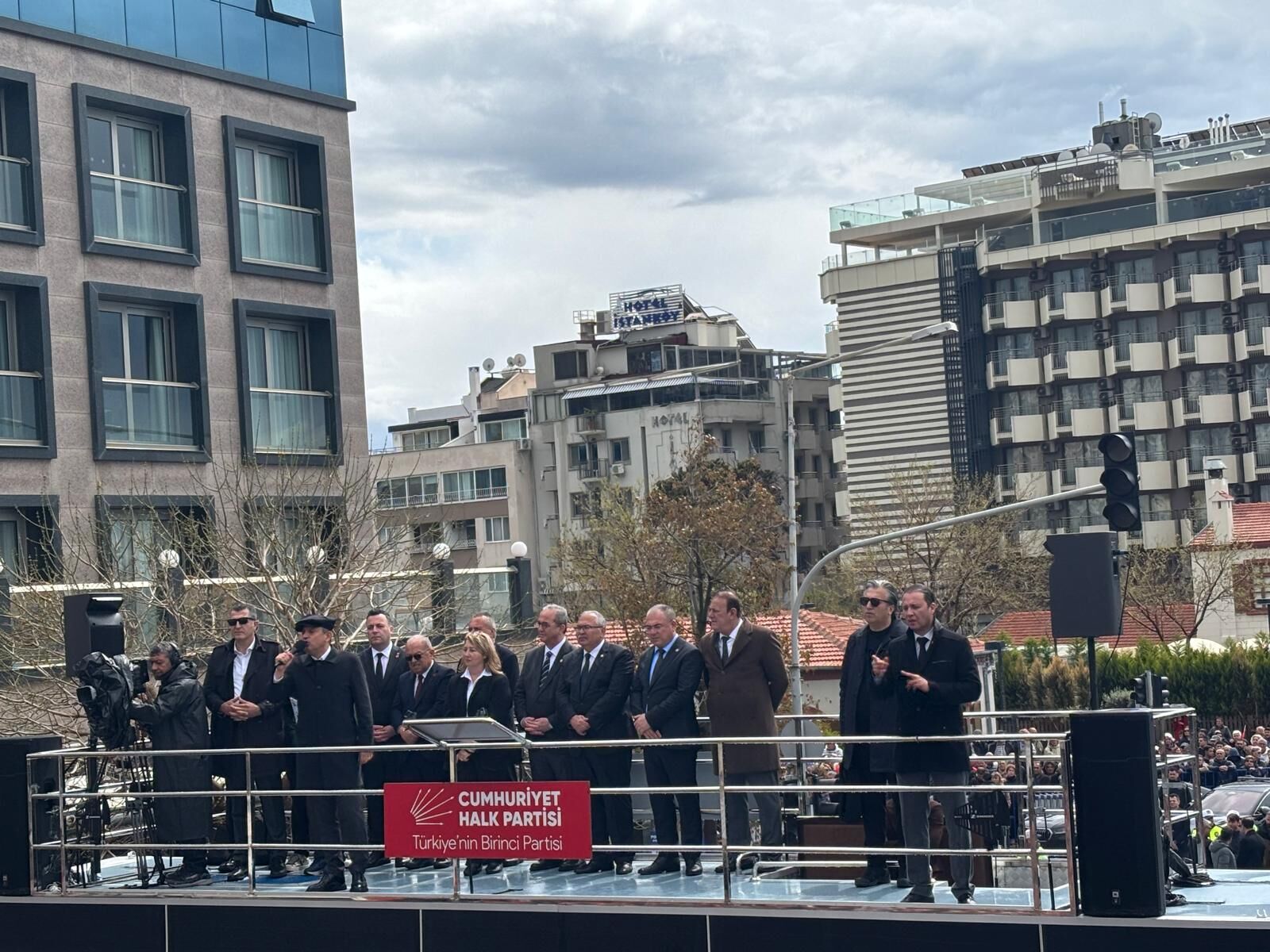 CHP Lideri Özel’den Kuşadası’nda ‘Er Musa’ resti! “Ne Ömer’i veririz ne Ekrem’i!”