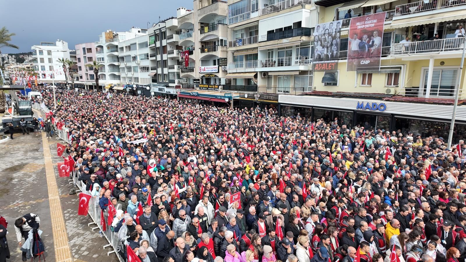 CHP Lideri Özel’den Kuşadası’nda ‘Er Musa’ resti! “Ne Ömer’i veririz ne Ekrem’i!”
