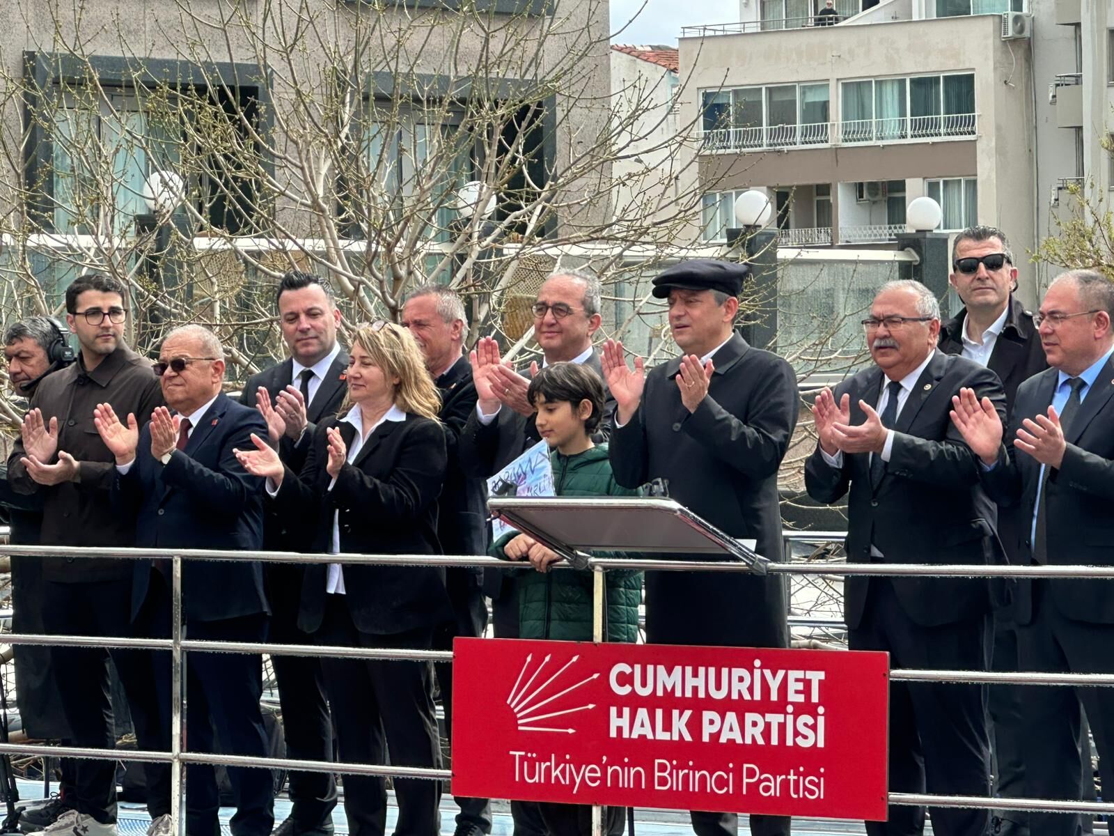 CHP Lideri Özel Erdoğan’a Kuşadası’ndan seslendi! “Kuşadası ayaktadır, Aydın ayaktadır!”