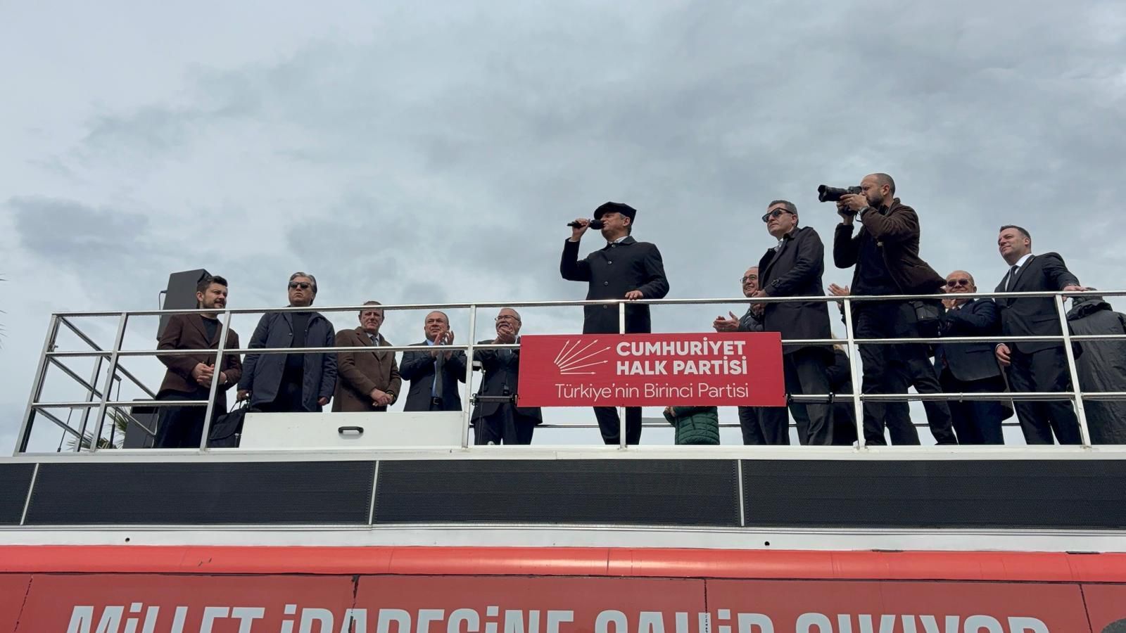 CHP Lideri Özel Erdoğan’a Kuşadası’ndan seslendi! “Kuşadası ayaktadır, Aydın ayaktadır!”
