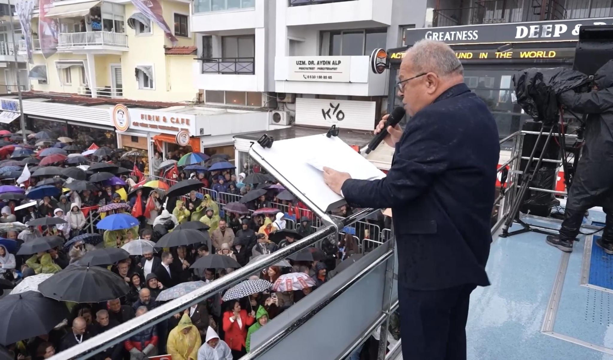 Kuşadası’nda Günel’e büyük destek: 50 bin kişi mitingde buluştu