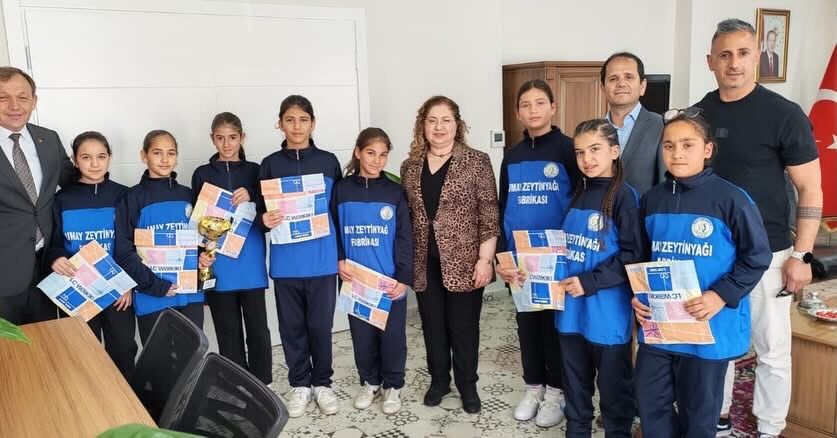 Germencik’te hentbol gururu: Neşetiye Ortaokulu Türkiye yarı finalinde