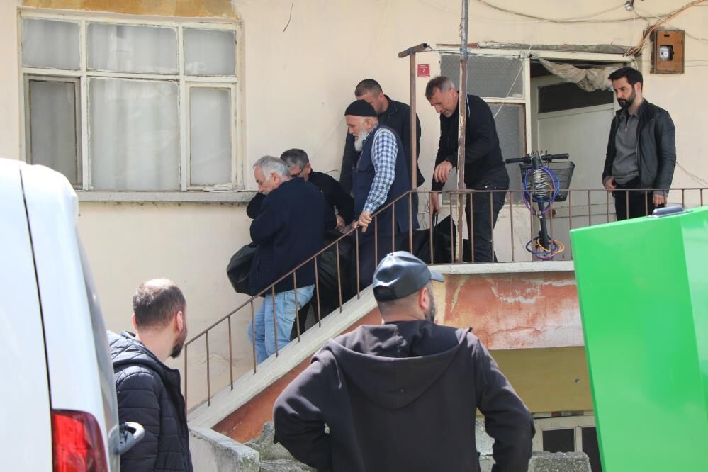 4 Kişilik Aile 11 Yıl Içinde Yok Oldu! Farklı Tarihlerde Aynı Nedenle Öldüler (1)