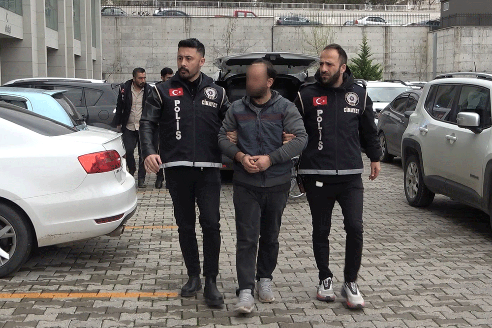 Ablalarıyla erkek arkadaşını bıçaklayan kardeşler gözaltına alındı