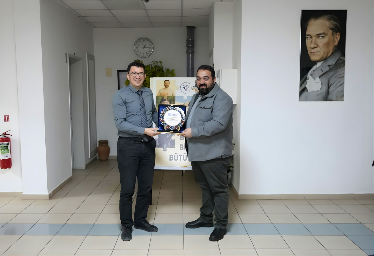 Adü (1)