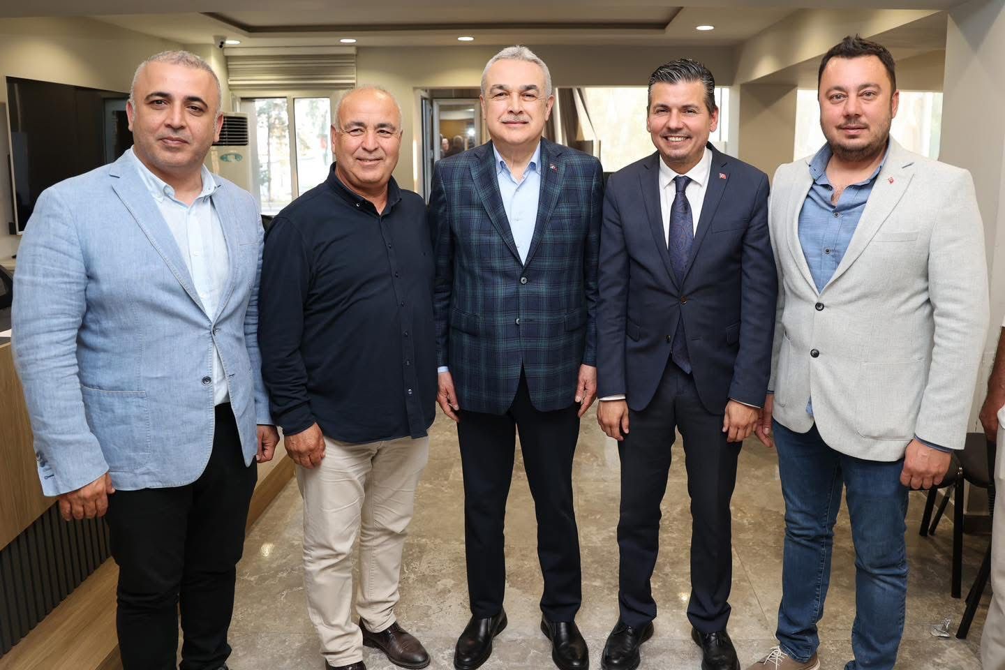 Ak Parti Aydın’da Geniş Katılımlı Toplantı Yol Haritası Değerlendirildi (3)