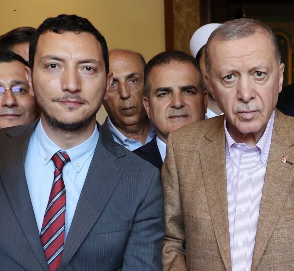 AK Parti ilçe başkanının istifasının ardından yönetimin de istifası istendi