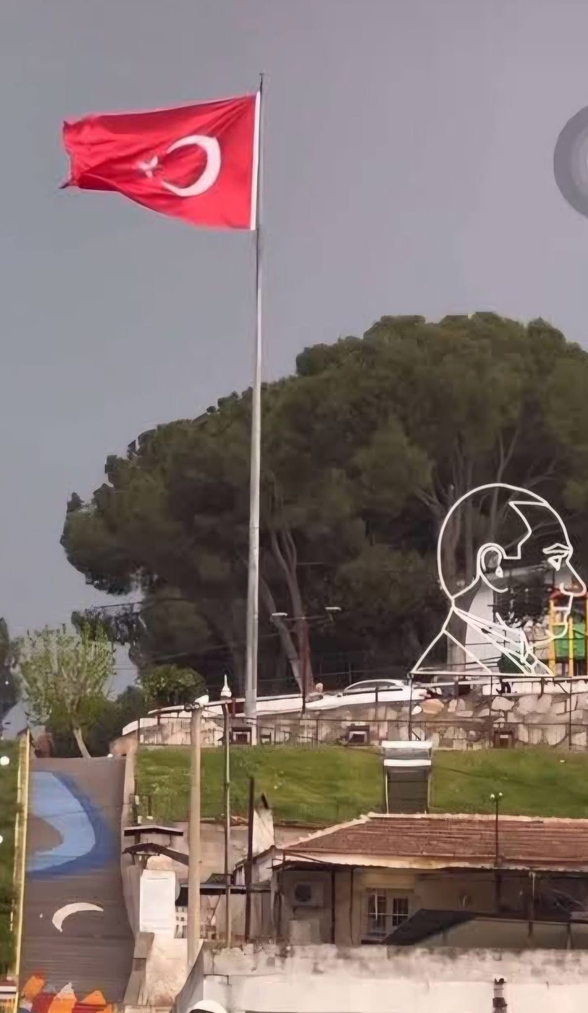 Ak Partili Ercan Önceki Dönemin Izlerini Silmek Için Gözünü Kararttı! Atatürk Silueti Gitti Dijital Pano Geldi! (6)