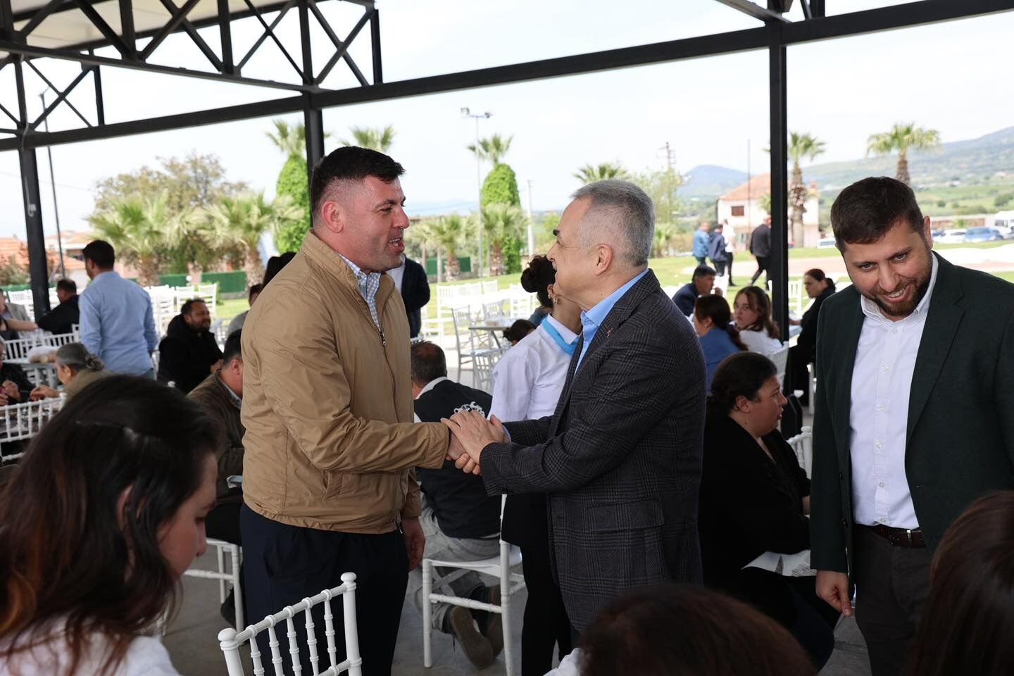 AK Partili Savaş’tan memleketi Çine’ye çıkarma: Aynı günde hem acıyı hem mutluluğu paylaştı