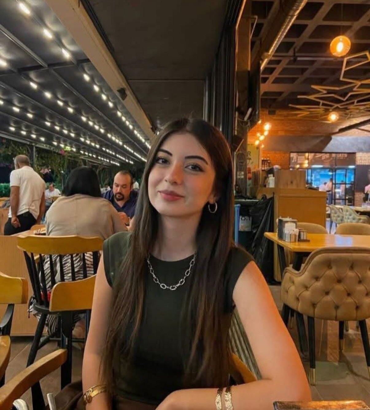 Alev alan otomobilde feci şekilde can vermişti! Genç doktor son yolculuğuna uğurlandı