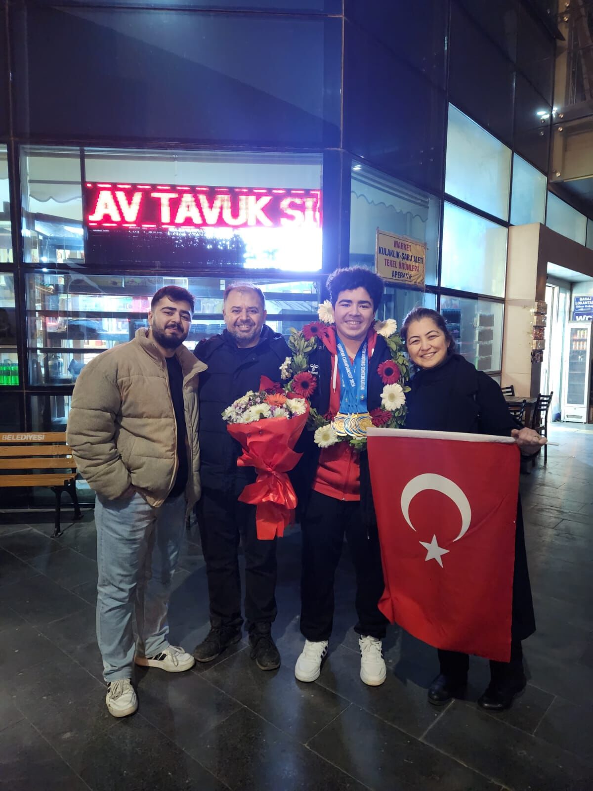 Avrupa şampiyonu Aydınlı gençten gururlandıran hedef: “Hayalim İstiklal Marşı’mızı dünyanın her yerinde dinletmek”