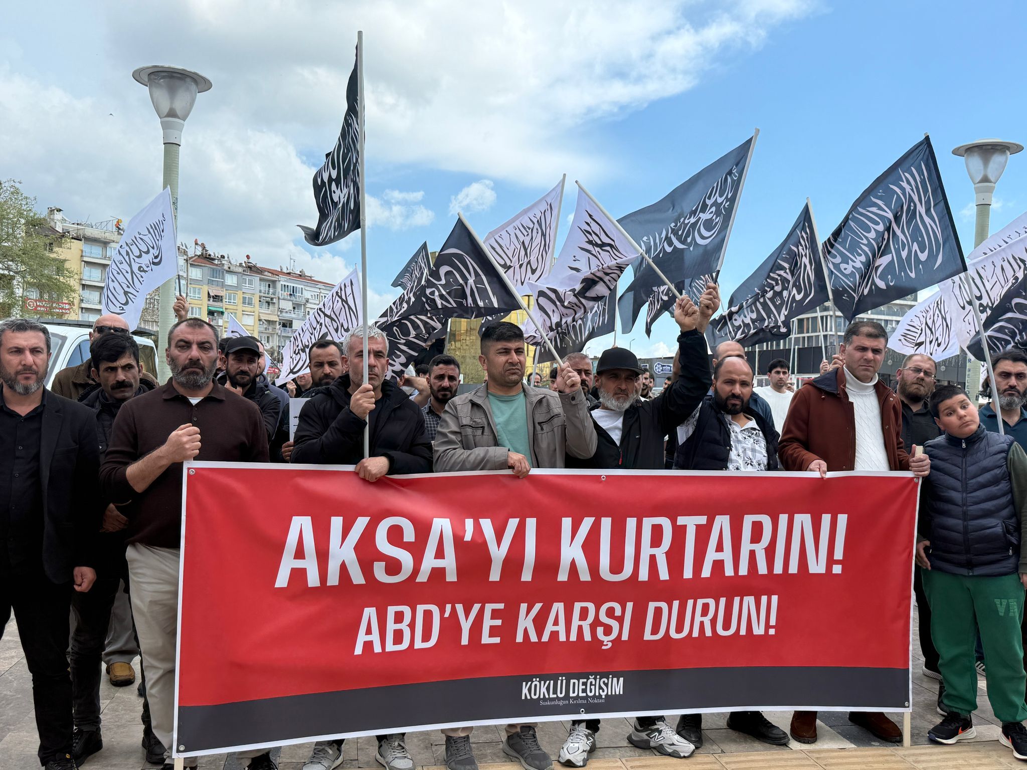 Aydın Atatürk Kent Meydanı’nda tekbir sesleri yükseldi