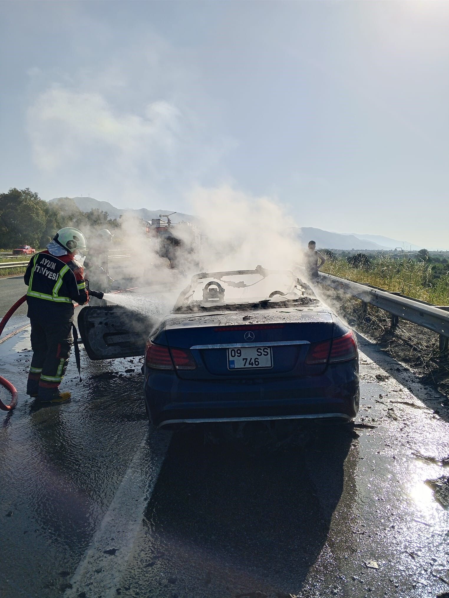 Aydın Trafiğinde Korku Dolu Anlar Otomobil Küle Döndü (3)