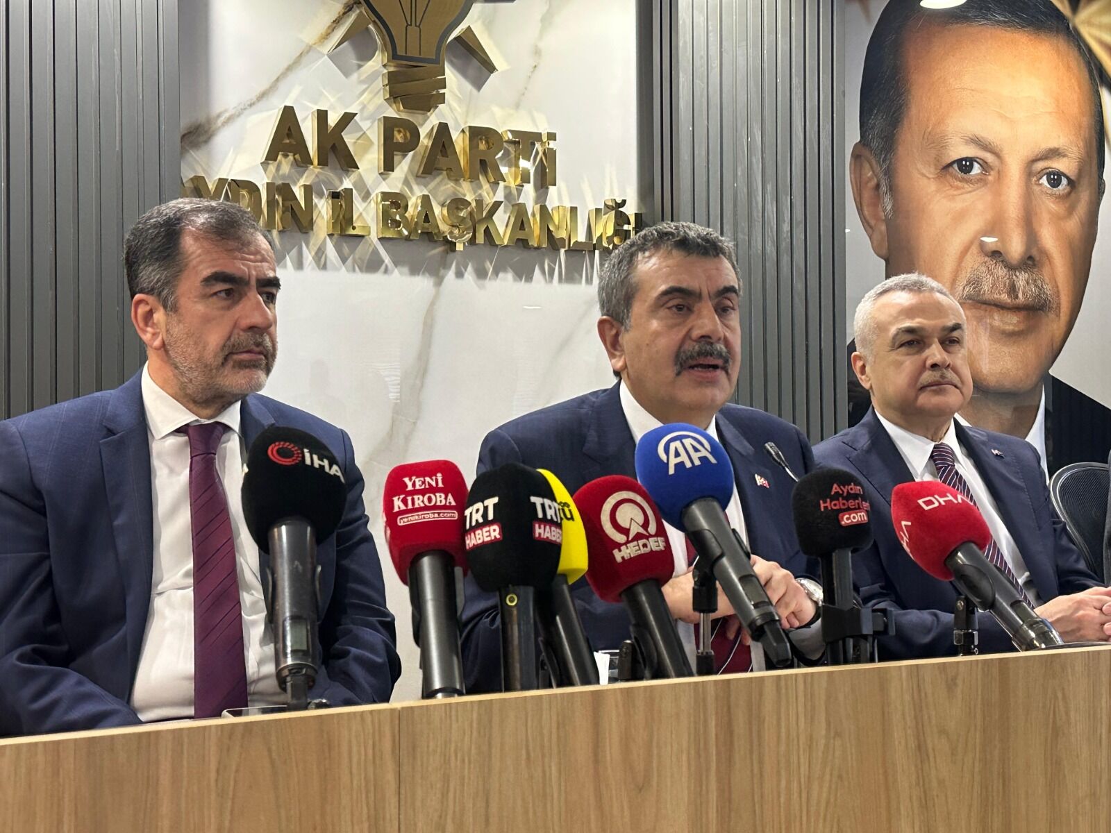 Aydın’da Bakan Tekin’den muhalefete sert sözler: “Hayallerini de biz geliştiriyoruz”