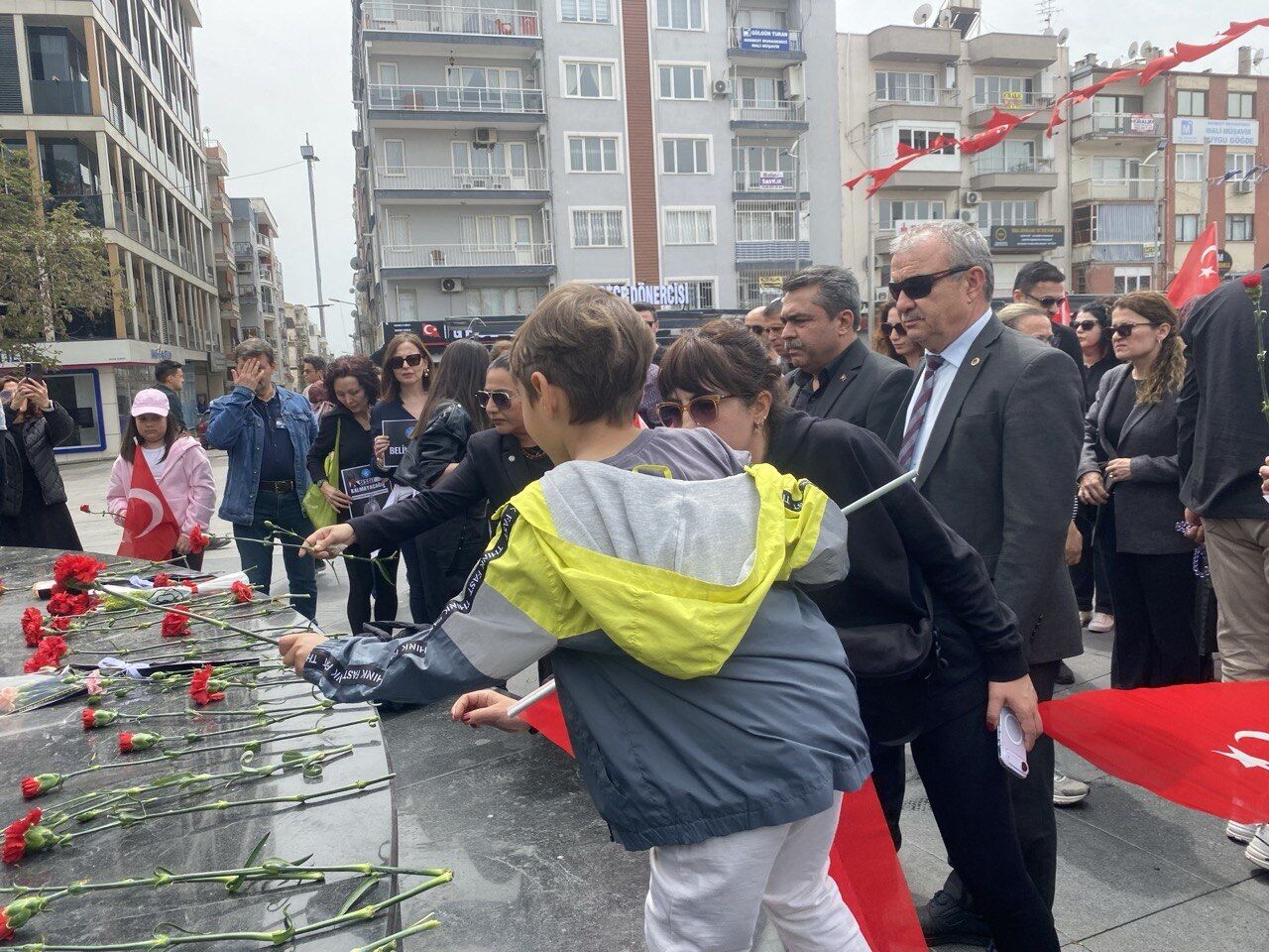 Aydın’da eğitim şehitleri için tek yürek olundu