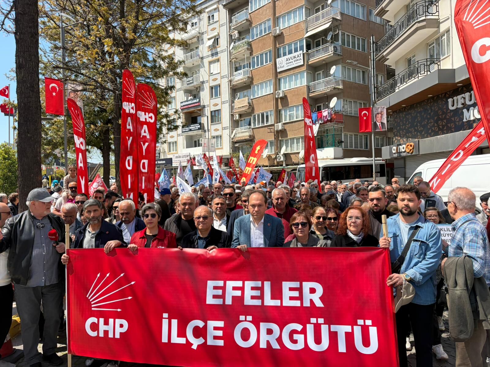 Aydın’da Emekliler Sokağa Çıktı