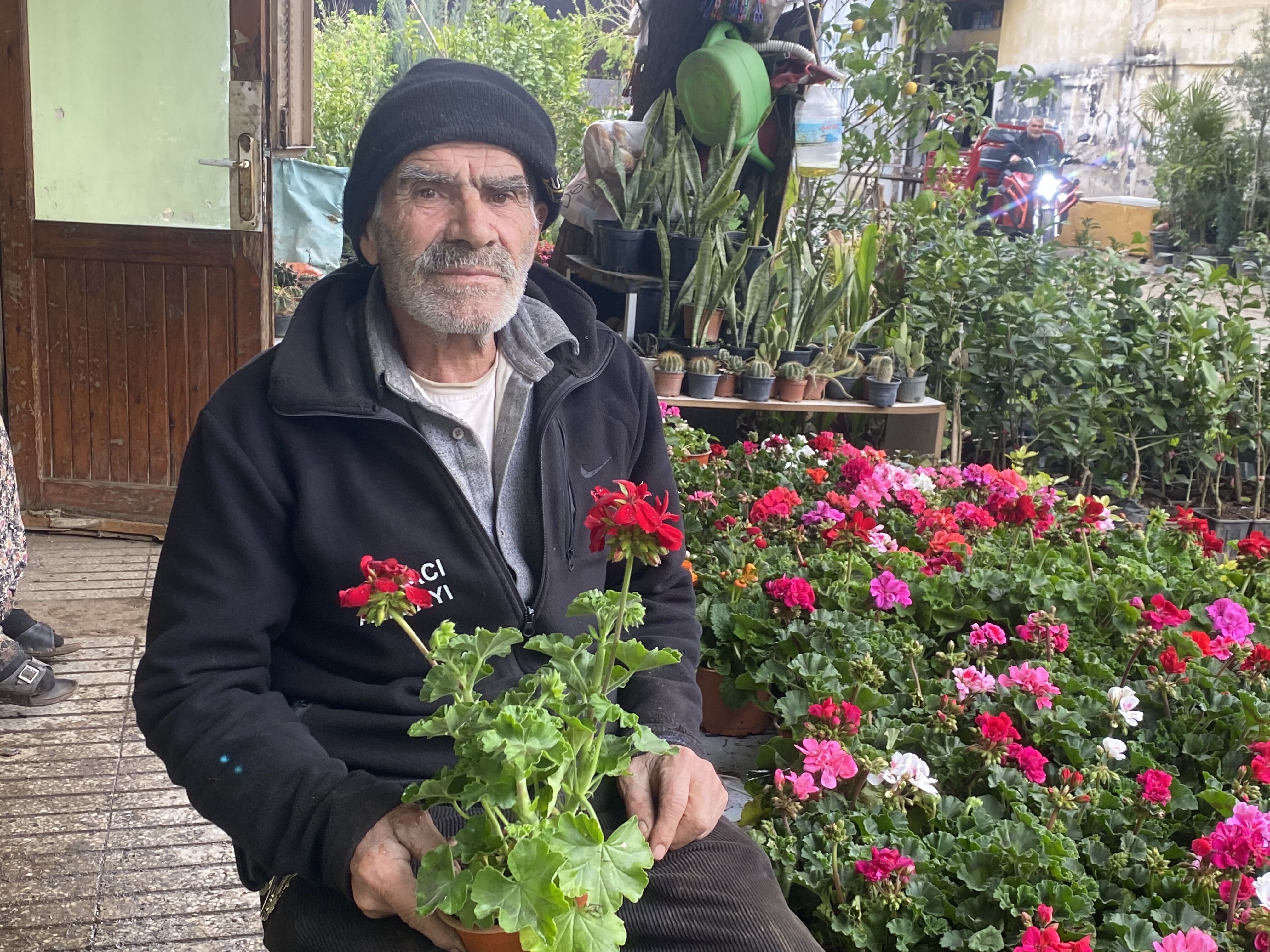 Aydinda En Cok Bu Bitkiler Ragbet Goruyor Aydinli Fidanci Bakim Tuyolarini Verdi 650458 1893D62366E55B6Bdd7D2307Ba47F388