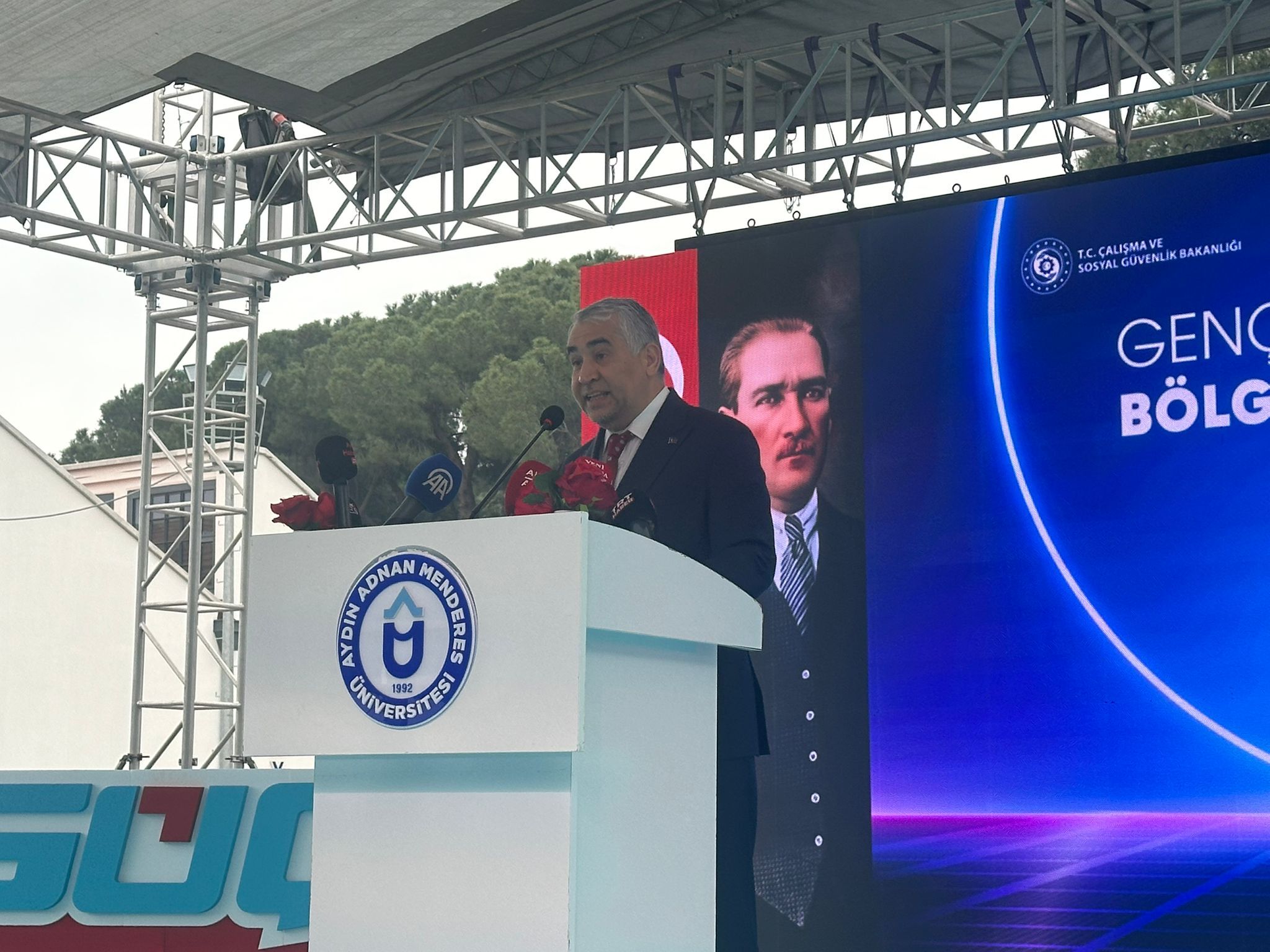 Aydın’da kariyer fırsatı kapısı açıldı! Rektör Kent: “EGEKAF gençlerin hayallerini şekillendiriyor”